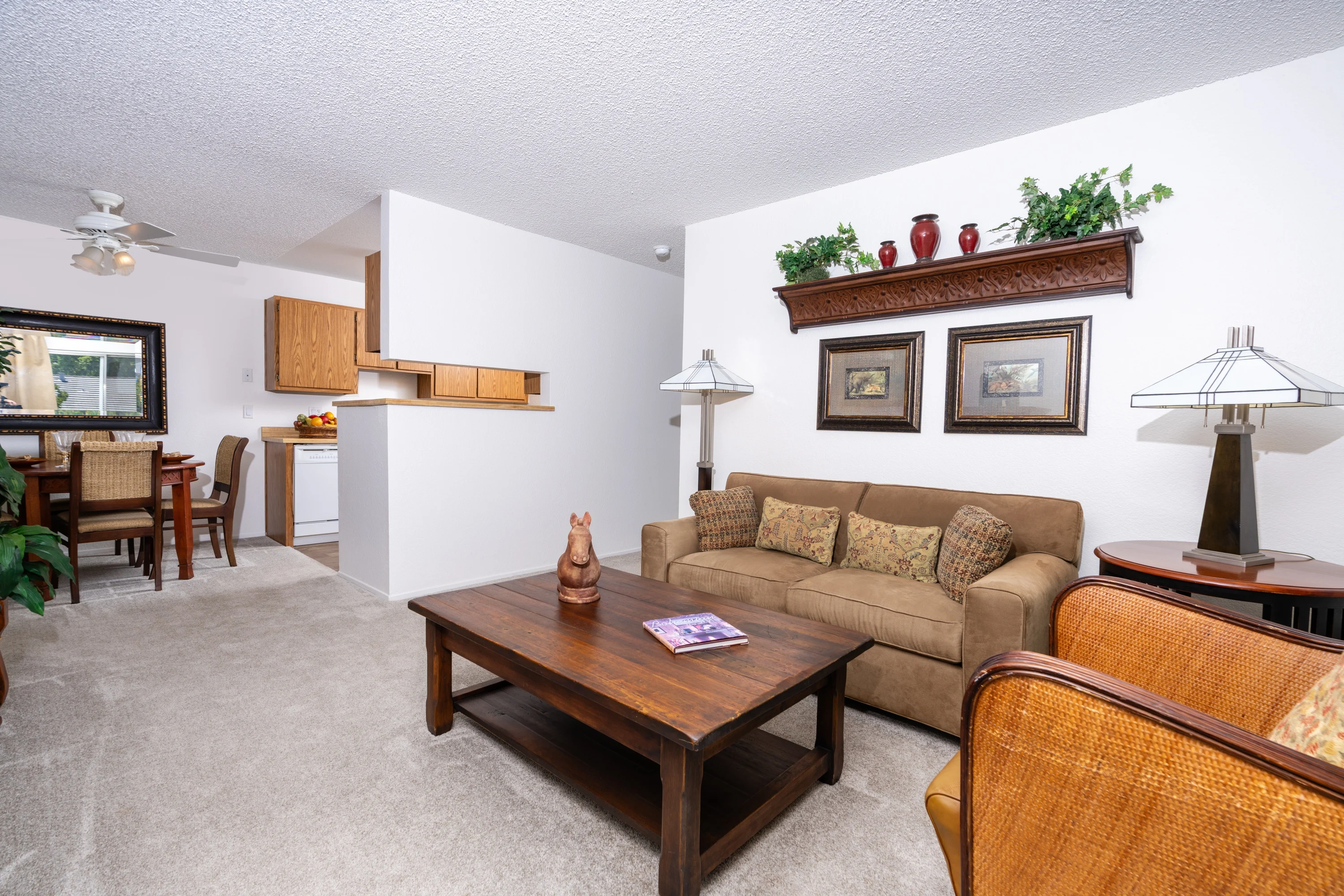The Seasons Apartments photo 2